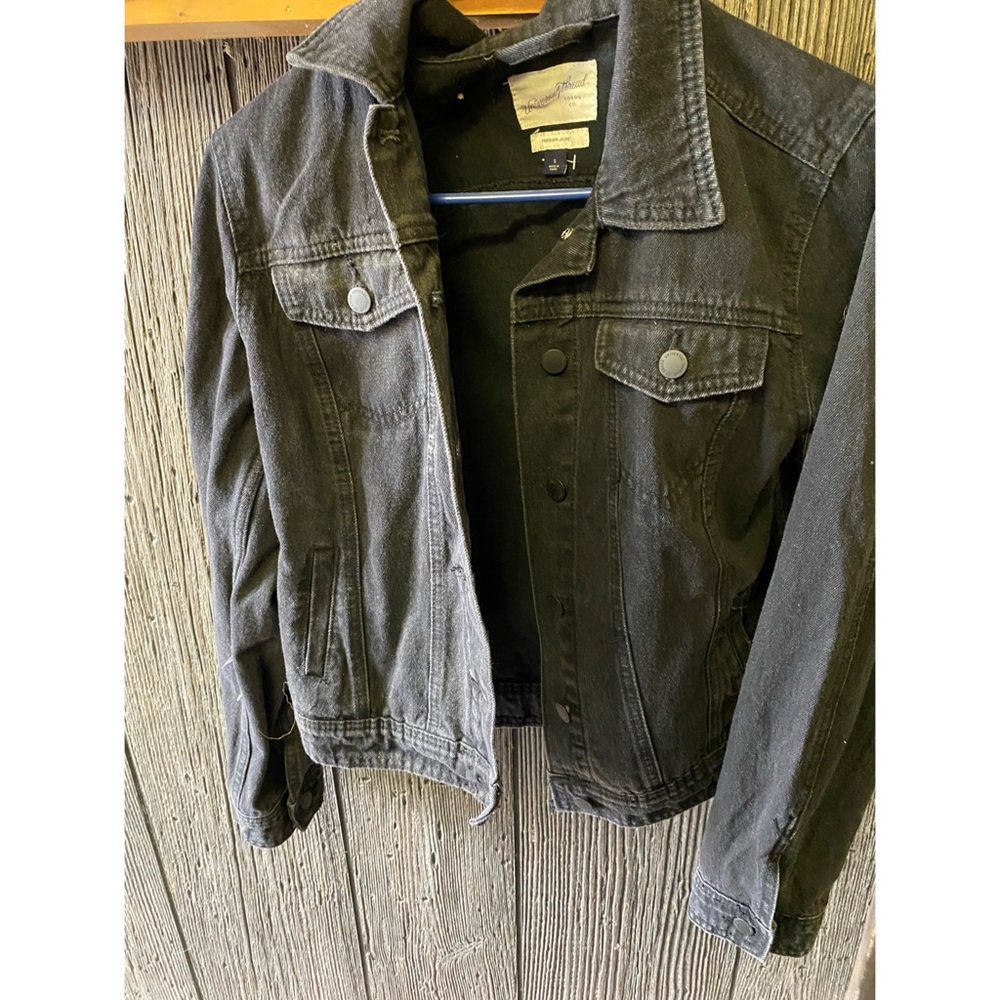 Universal Thread black jean jacket